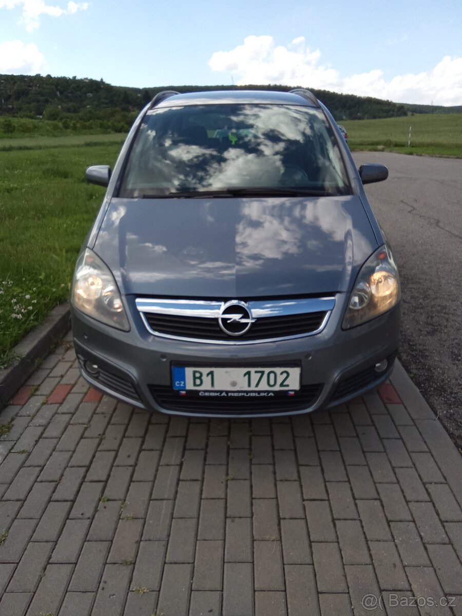 Opel Zafira B 1.9 CDTI 74kw r.v 06 po STK ,najeto 195 400km