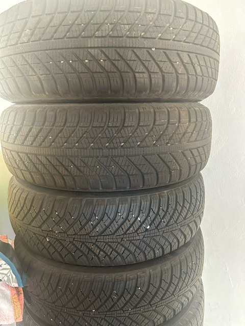 Pneu 195/60 R16