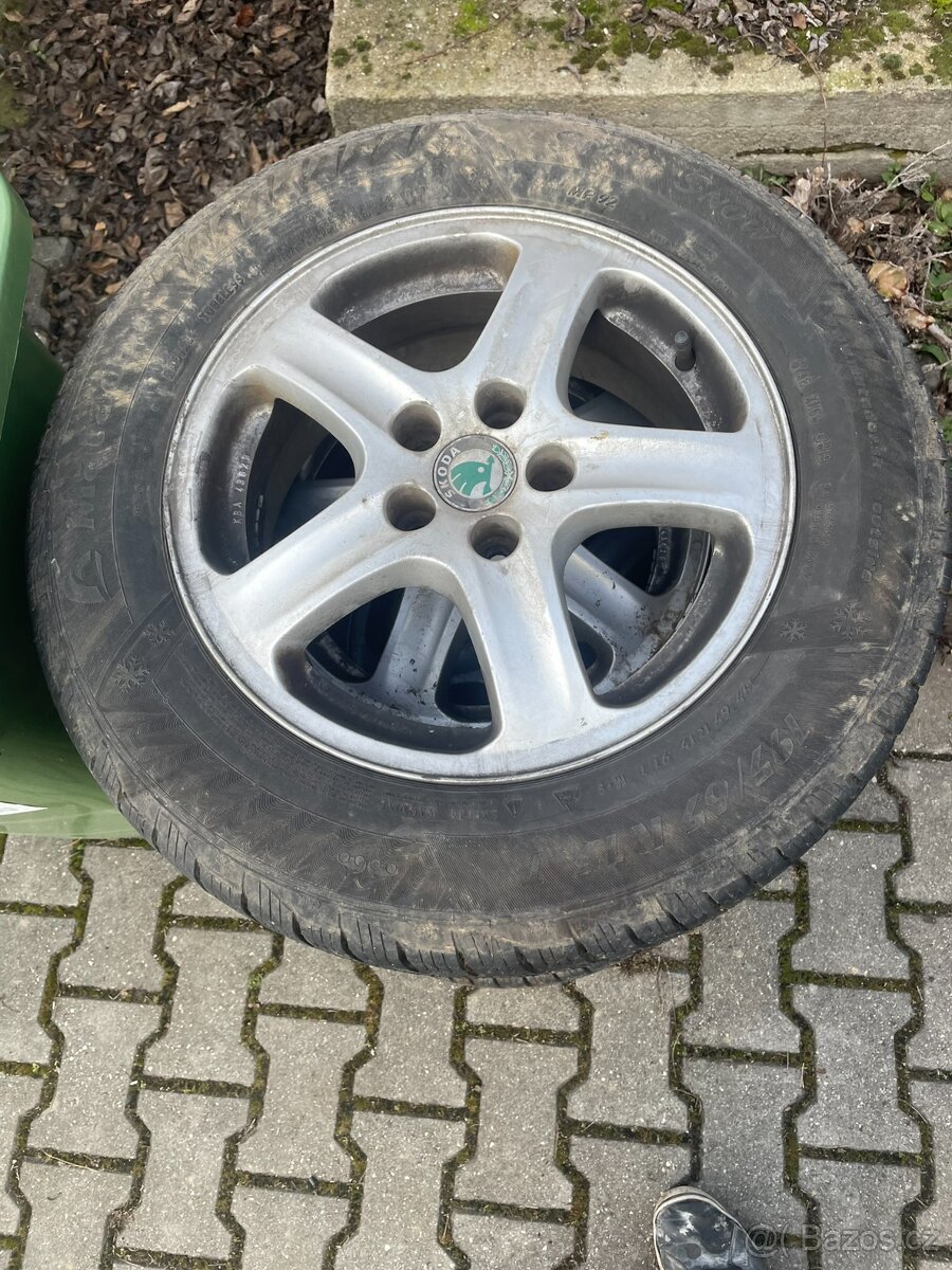 Kola 5x100 r15 alu originál škoda s pneu