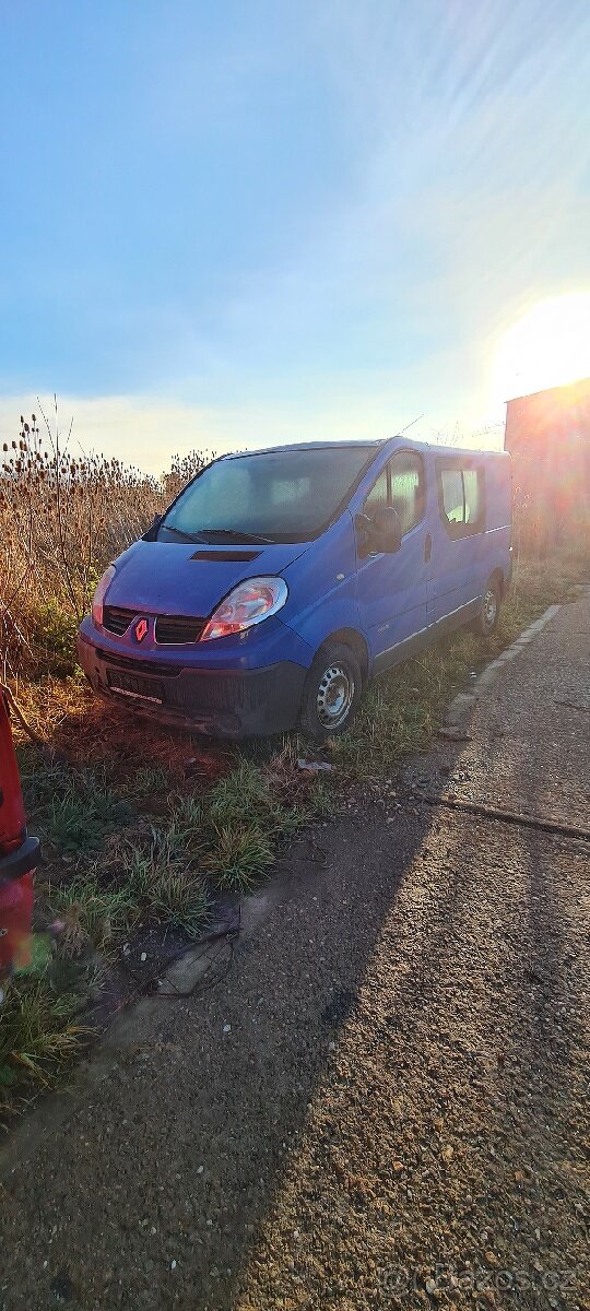 Renault Trafic,Vivaro 2.5 dci r.v.2008 nahradni dily.