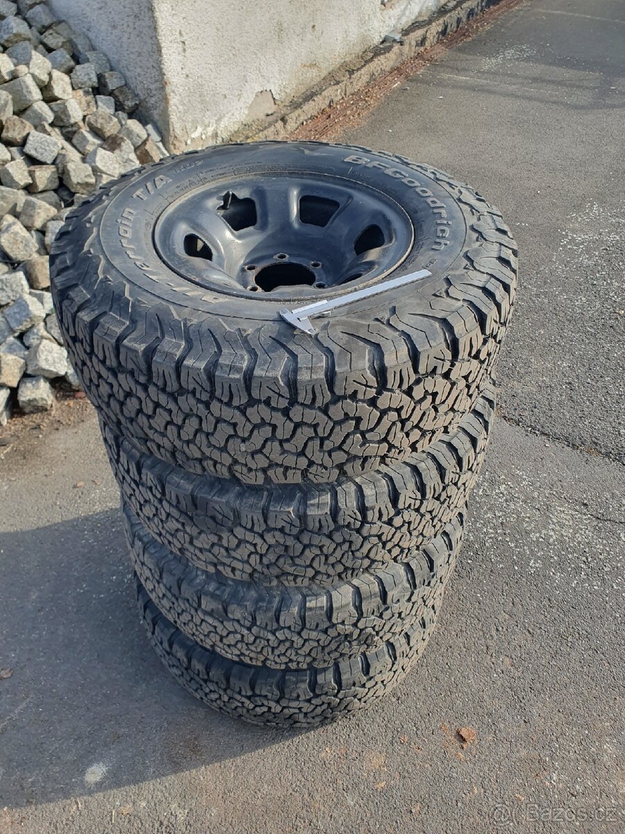 Pneu 265/75R16 s disky 16x8