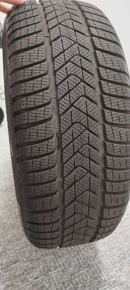 ,225/55R17 zimní  5x112 rok.07.2022