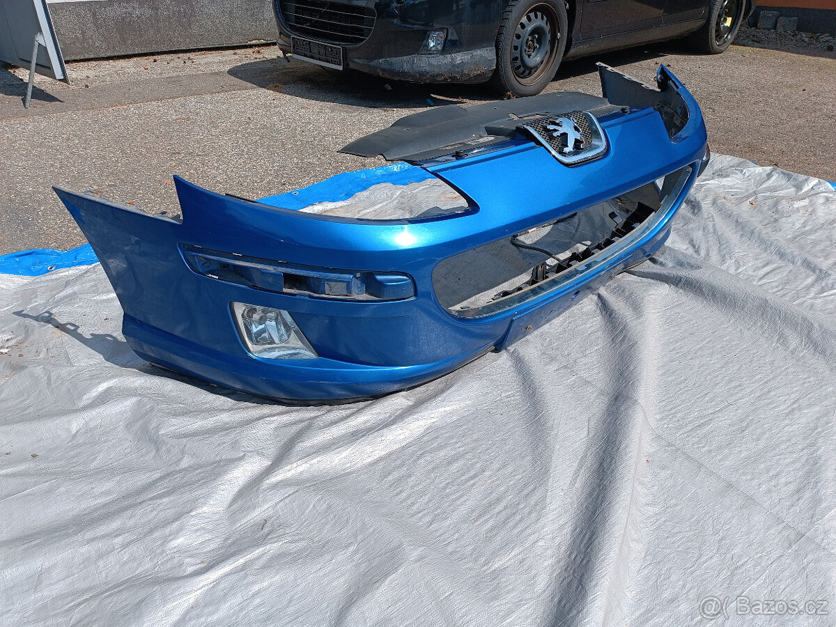 Přední nárazník Peugeot 407 barva modrá KNND