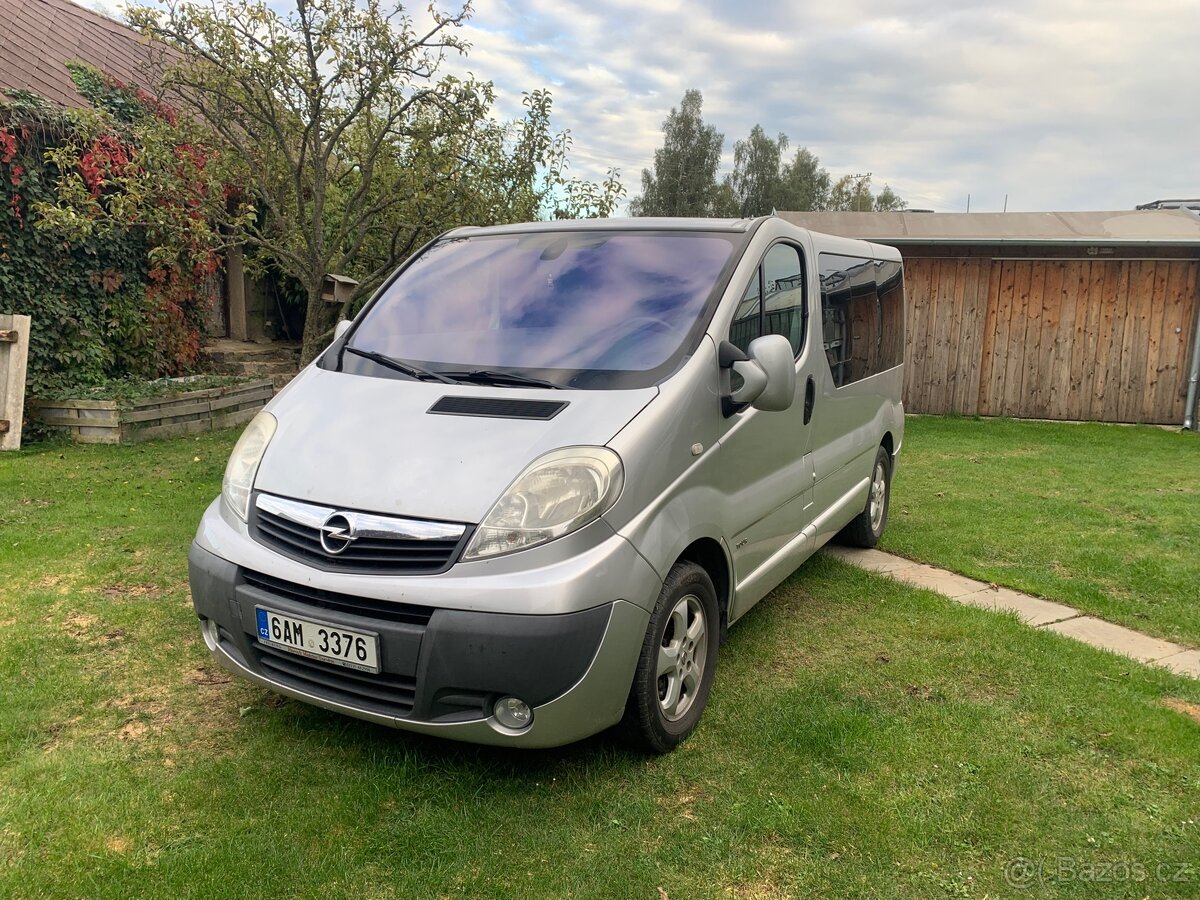 Opel Vivaro Tour 2.5 CDTI 107kw 7míst