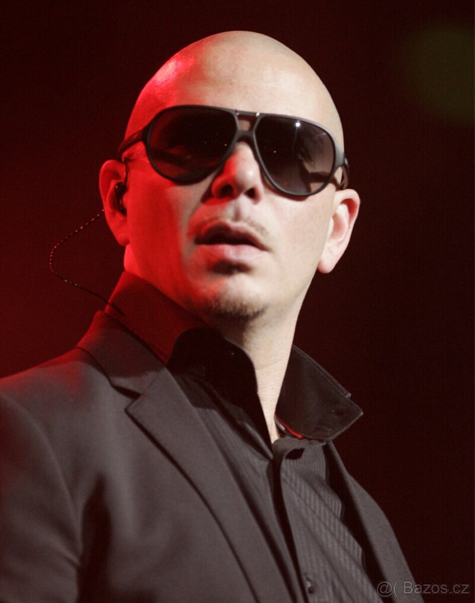 Pitbull Praha 18.6, Ticketmaster převod