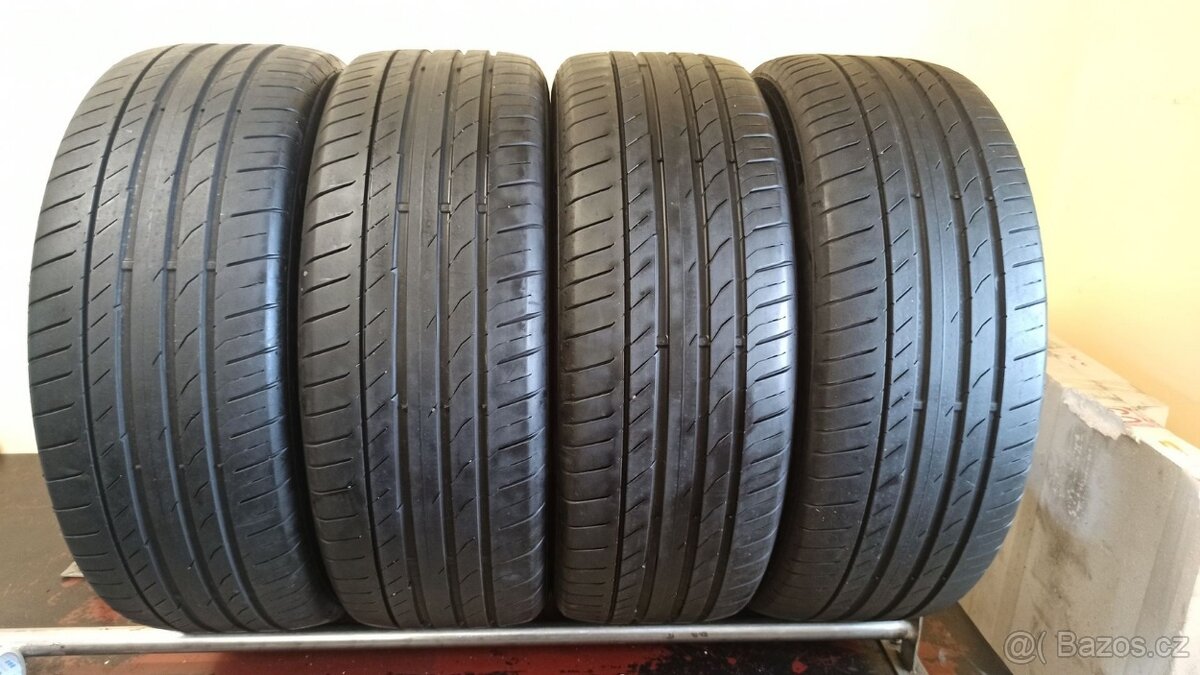 Continental 235/55 R19 101V 2x5,5mm; 2x5mm