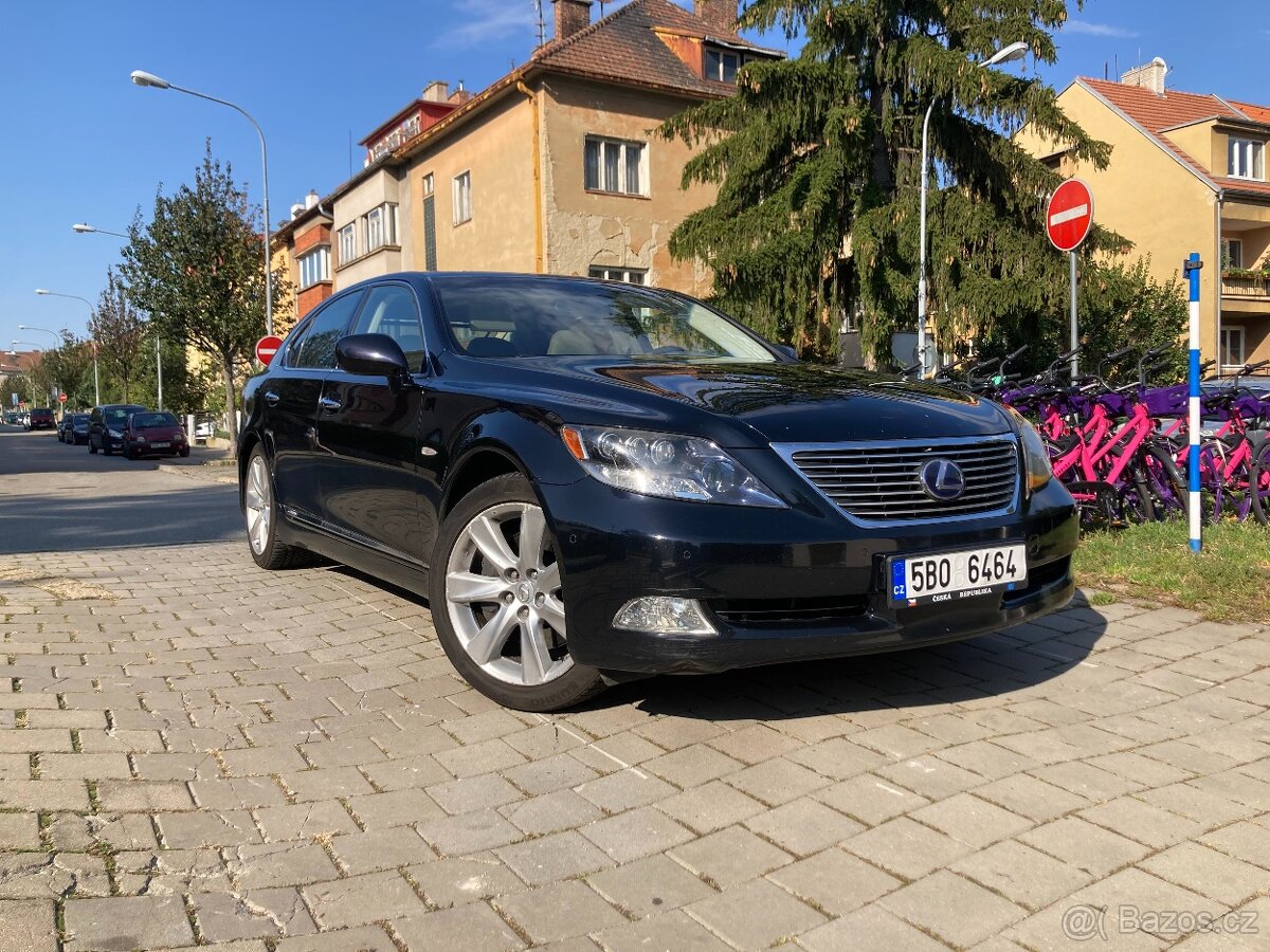 Lexus LS L600h 2008 5.0 V8 327 kW (445 hp)