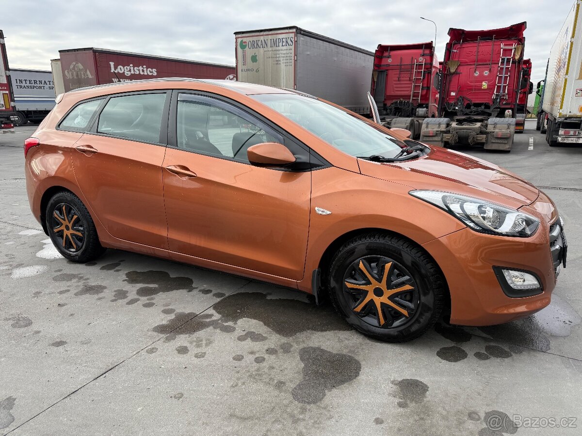 Prodám Hyundai i30 combi 1.6 - 88kw DOHC Benzin