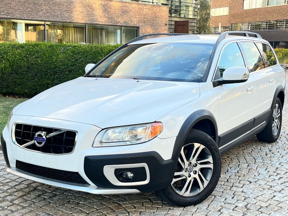 Volvo XC70 2.4 D5 158KW 4x4 AUTOMAT KAMERA VÝHŘEV NAVIGACE