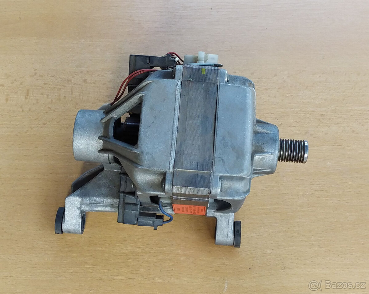 Komutátorový elektromotor / motor z automatické pračky