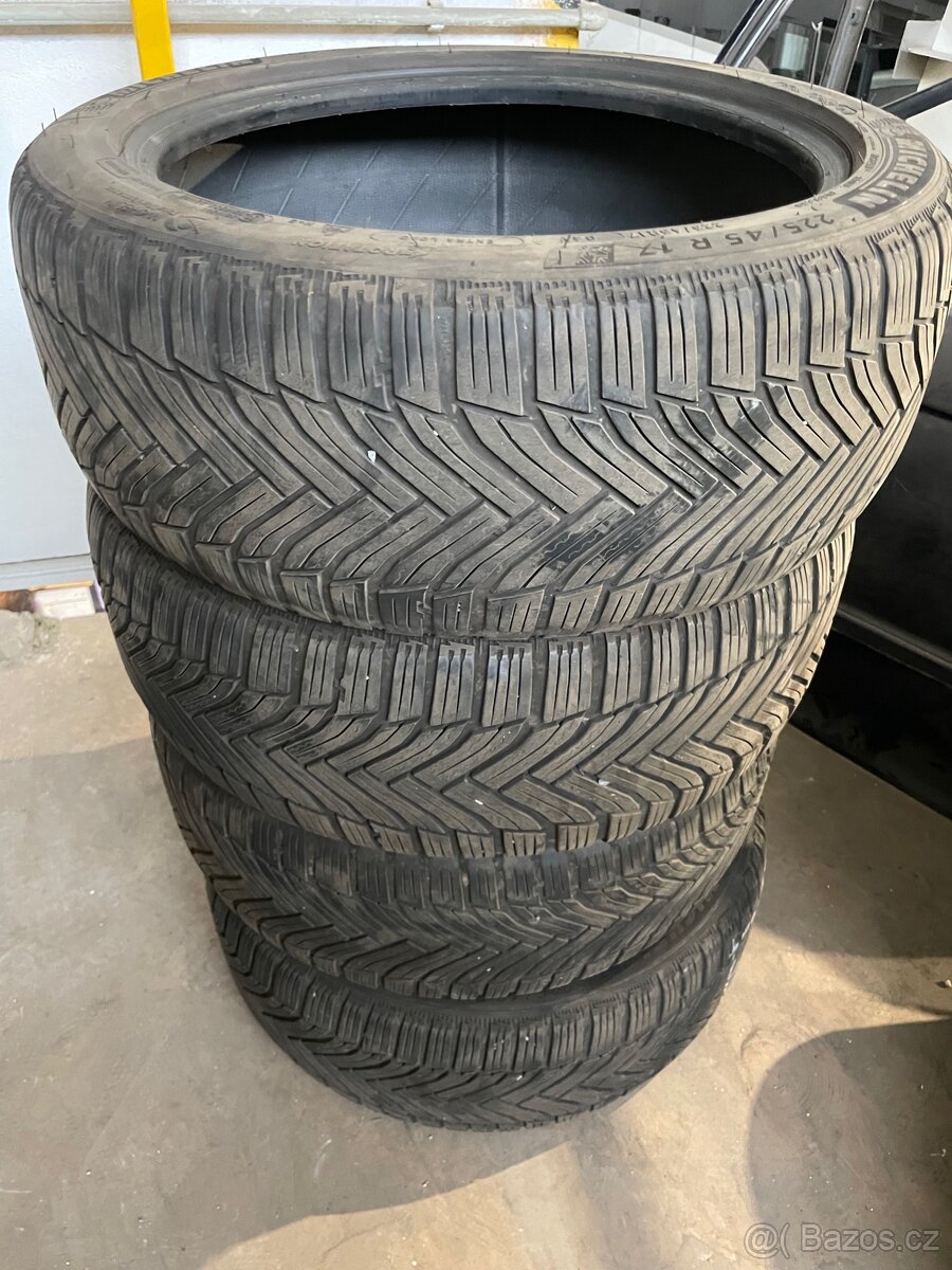 Zimní pneu Michelin 225 45 R17