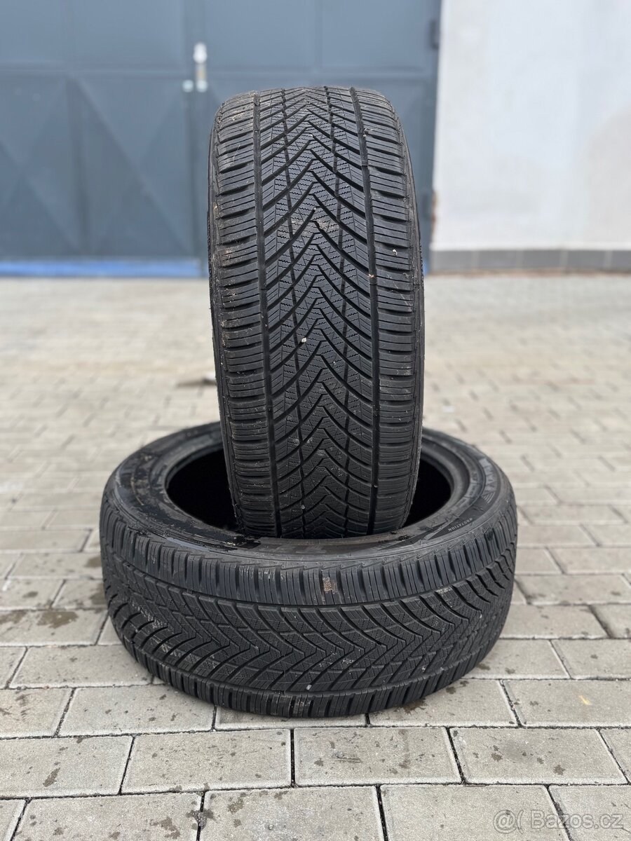 Tracmax 235/45 r18