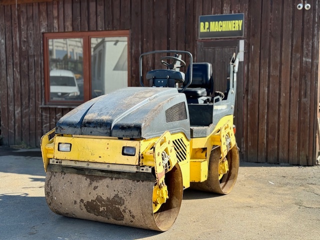 Vibrační válec Bomag BW120 AD-4