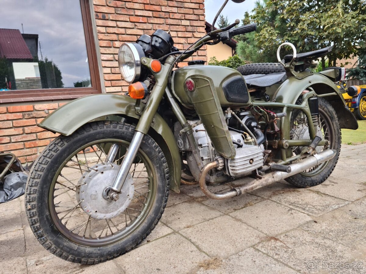 Ural,Dněpr MW 650-náhon sidecaru