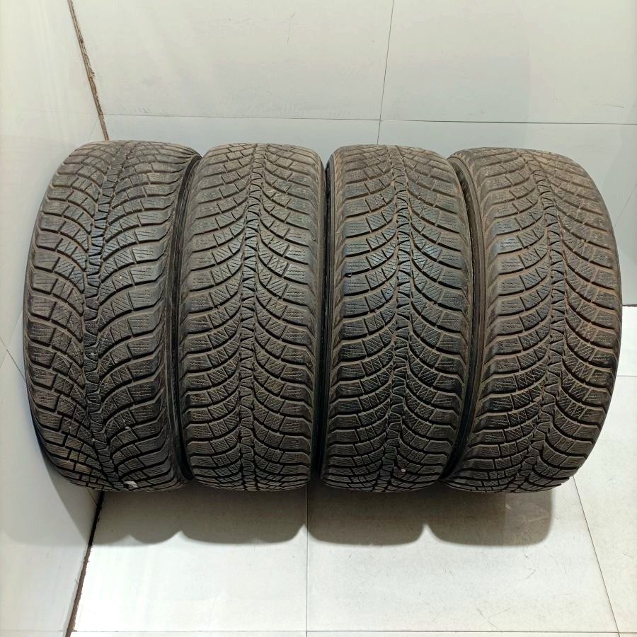 17" PNEU – 225/55/R17 – ZIMNÍ - značky KUMHO - 90% a 80% vzo