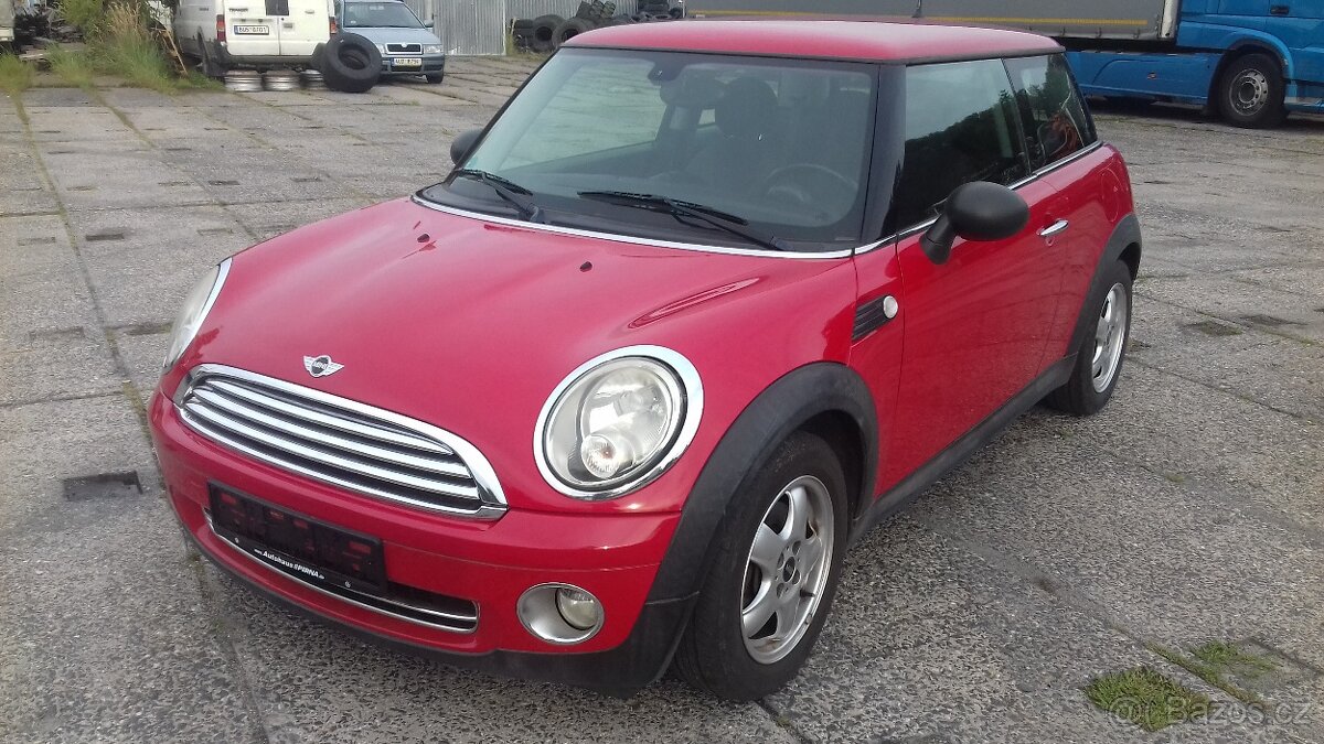 MINI COOPER ONE R56 1,4i 2010 1.majitel TOP STAV