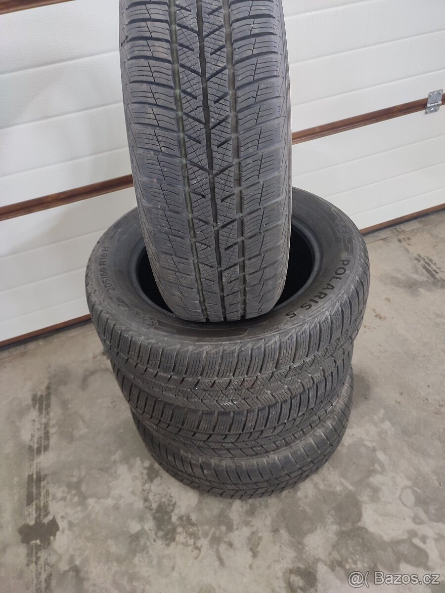 205/60 R16 zimní pneu Barum