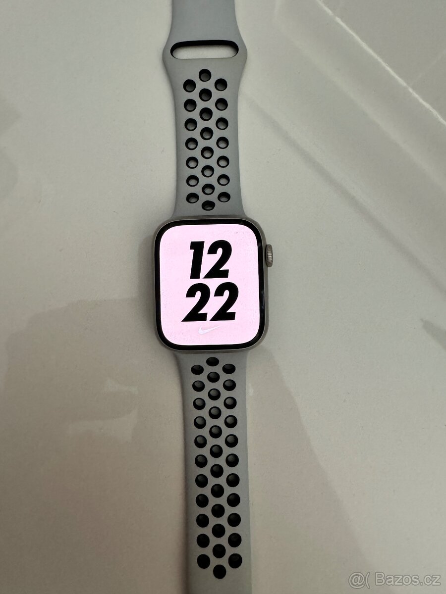 Apple Watch 7 45mm Nike