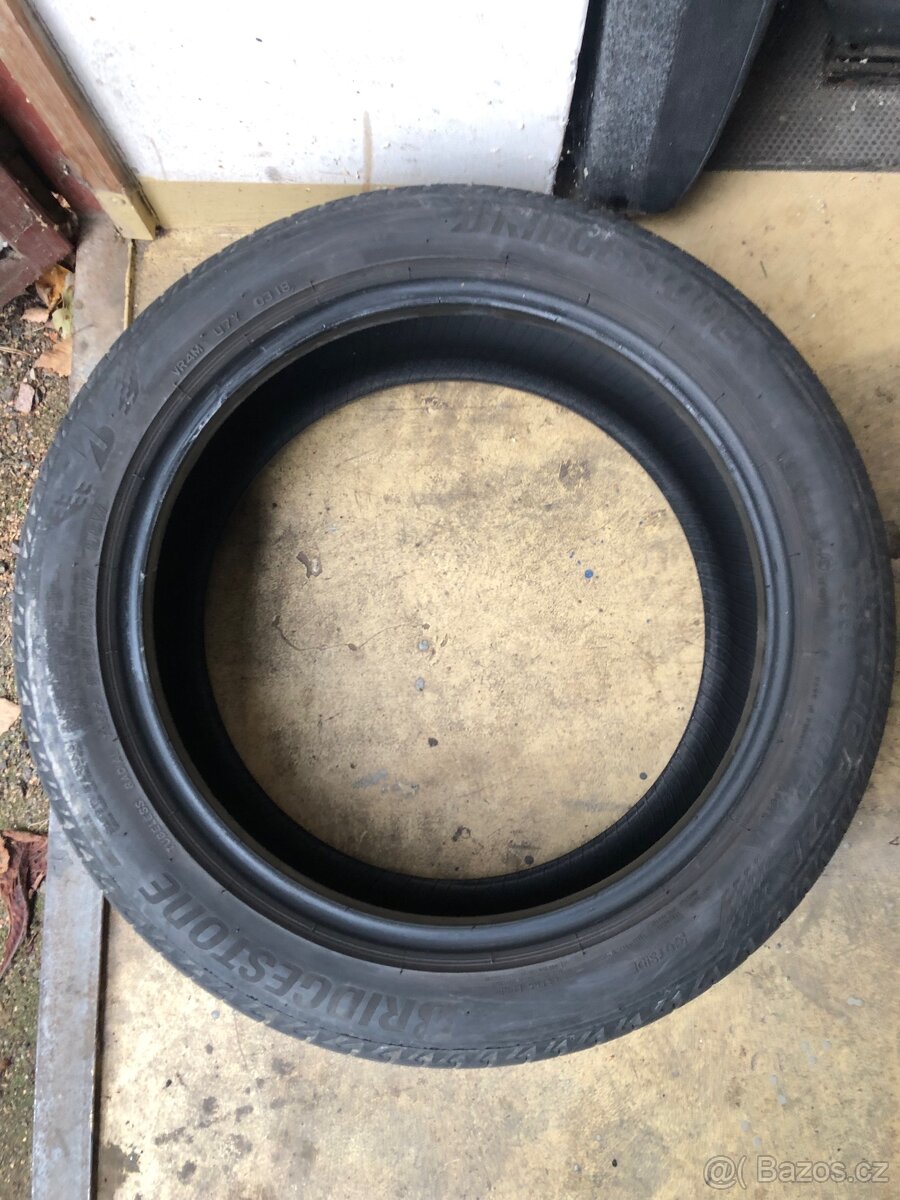 Pneu Bridgestone 215/50 R17