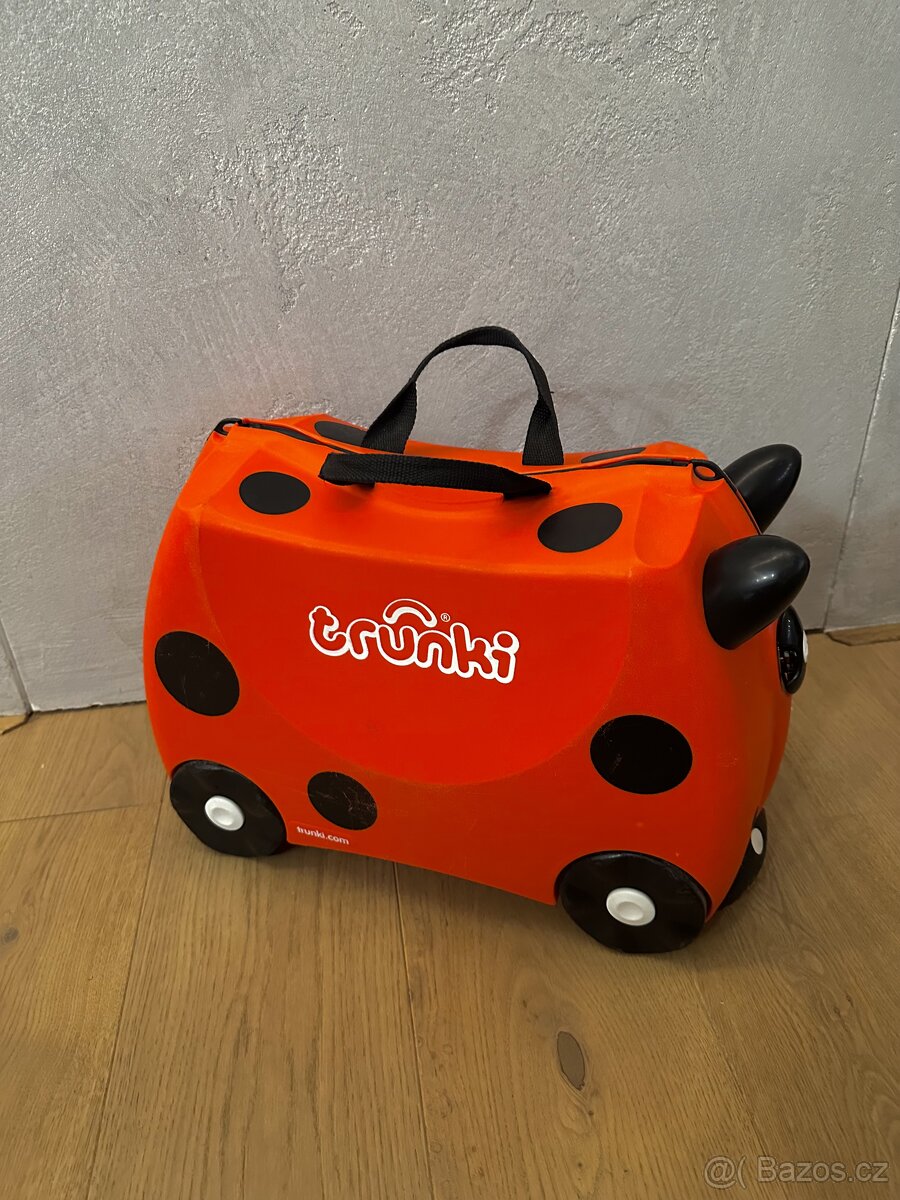 Dětský kufr TRUNKI na kolečkách beruška