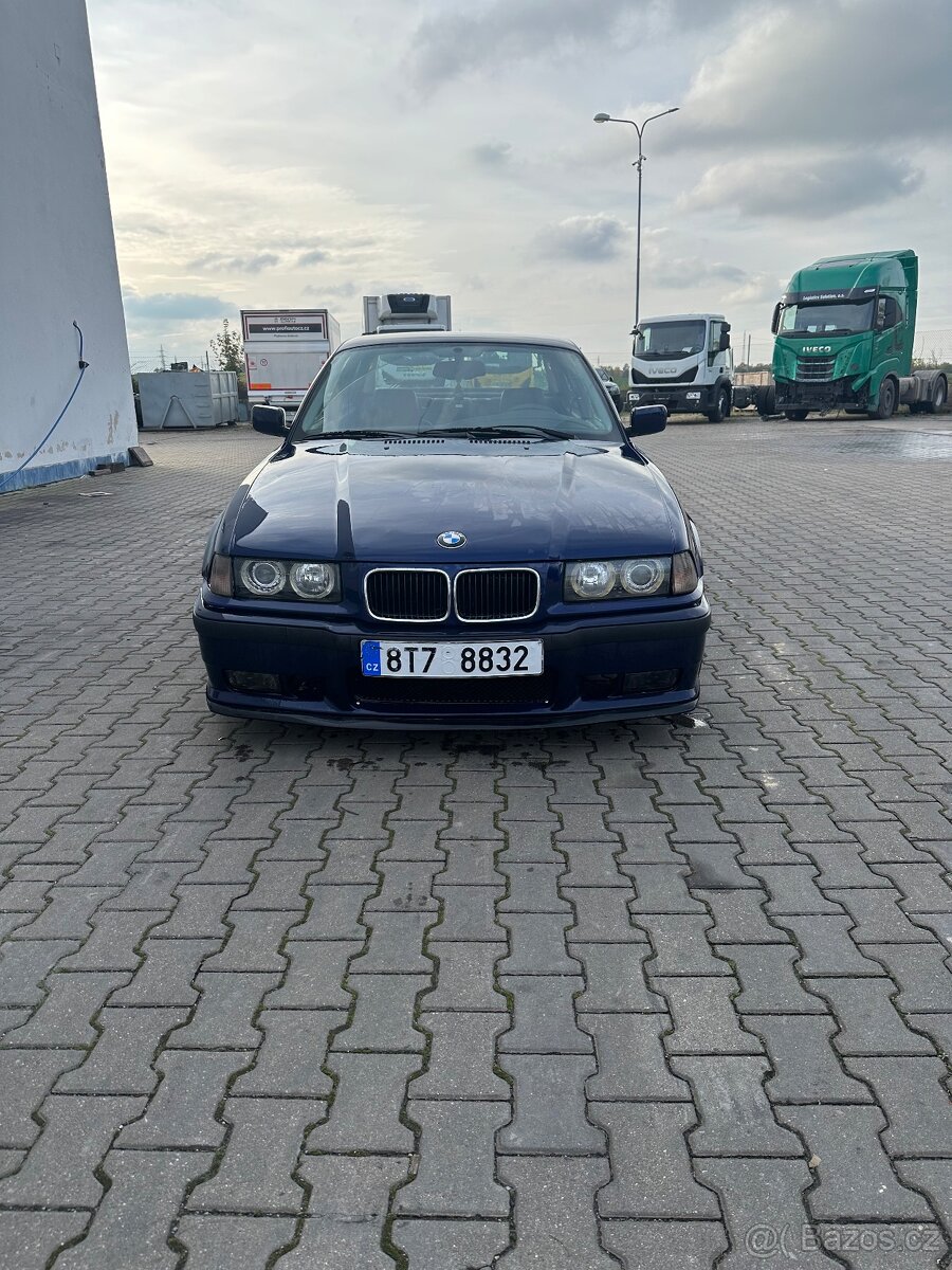 BMW e36 coupe