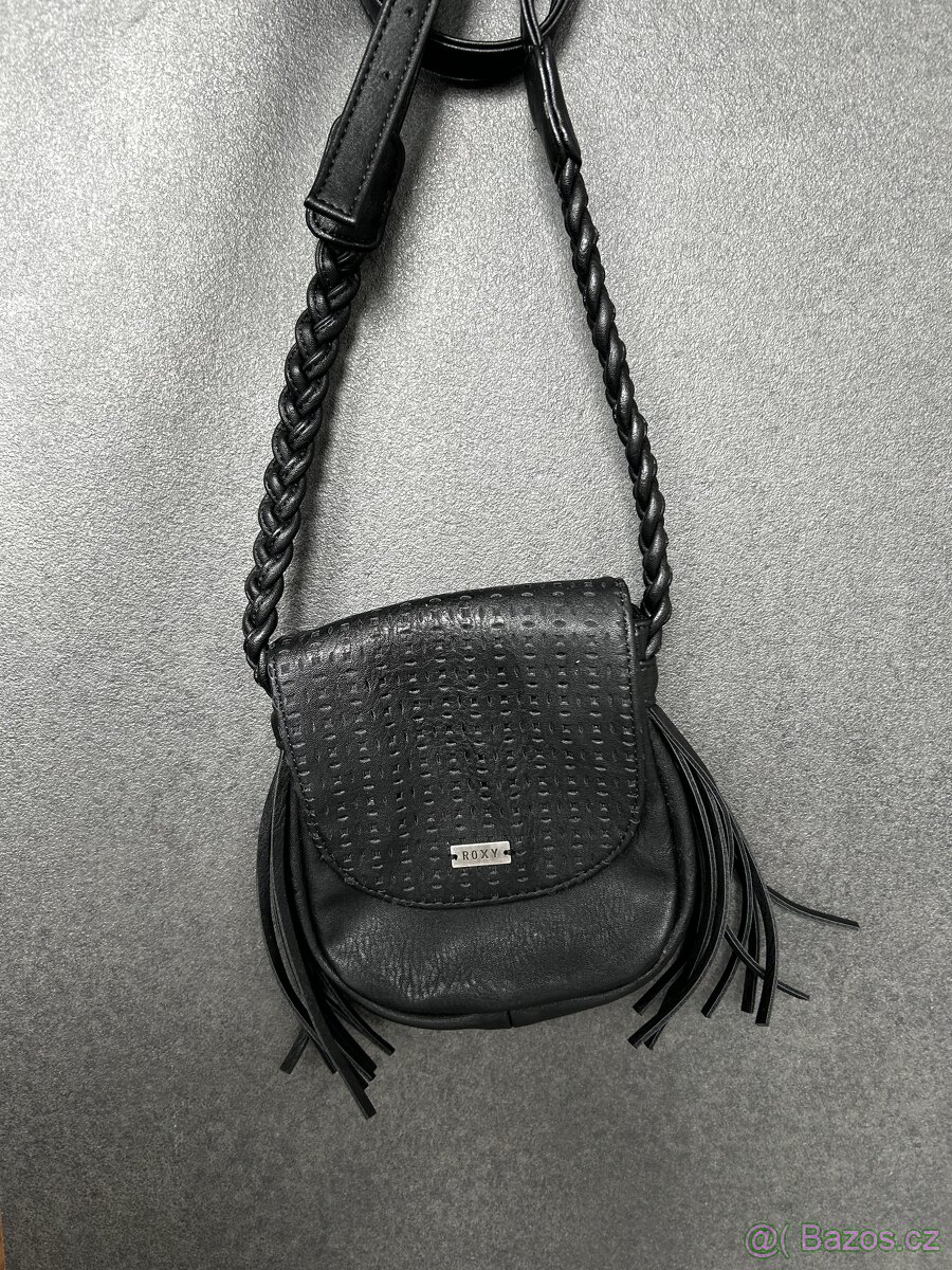 crossbody Roxy