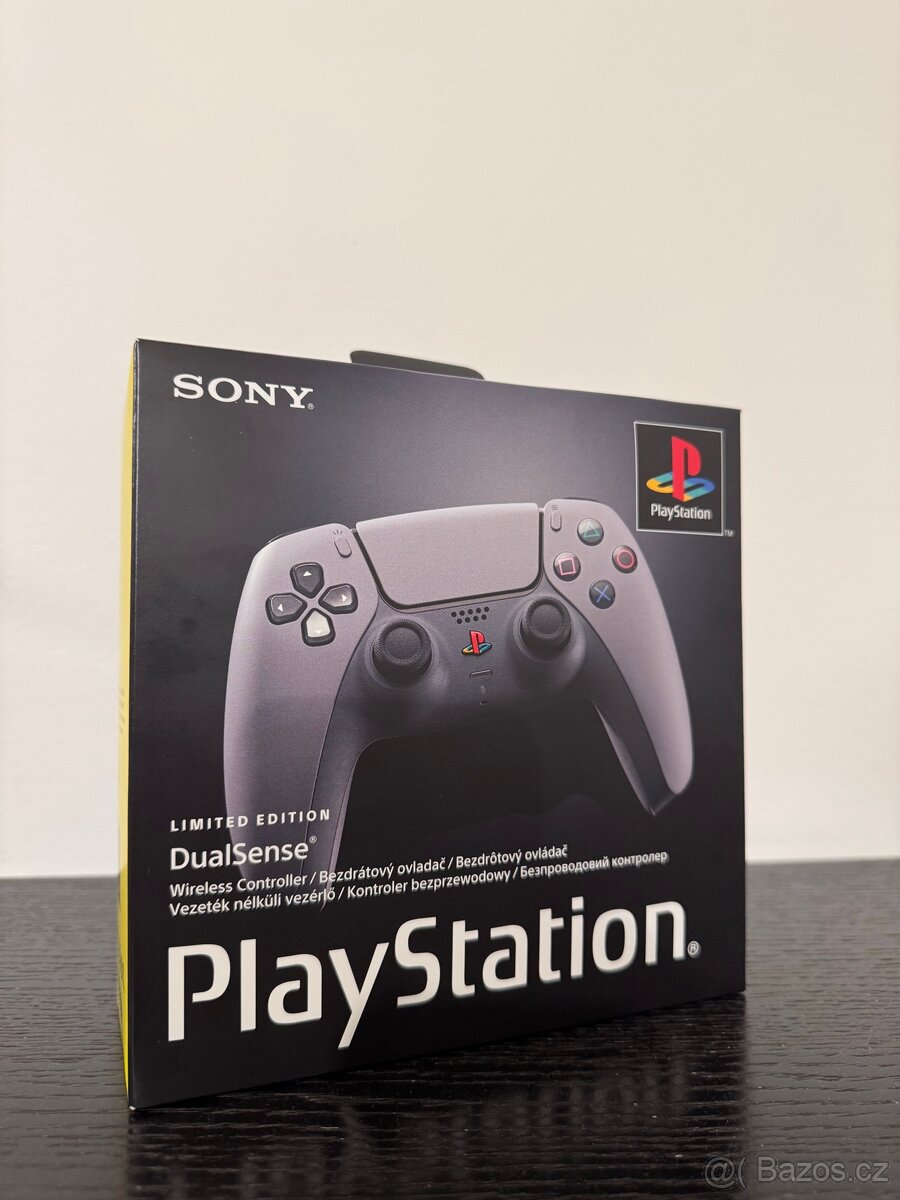 PS5 DualSense 30th Anniversary.