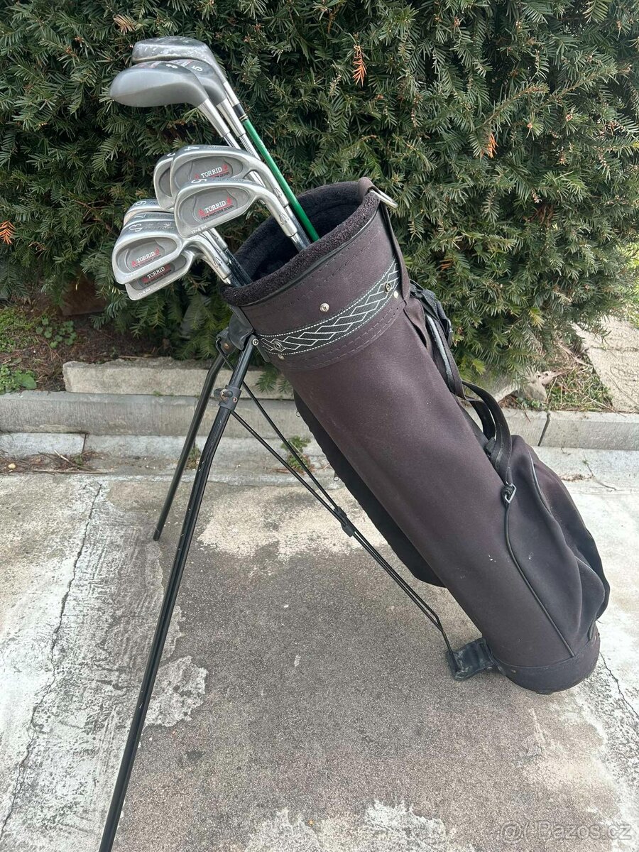 Prodám kompletní golfovou sadu, bag, hole, míčky