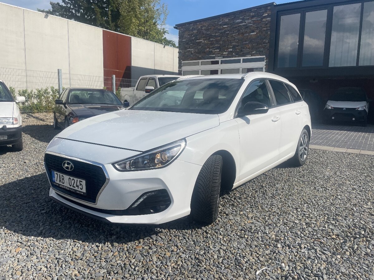 Hyundai i30 1,0 T-GDI GO nové ČR servisované