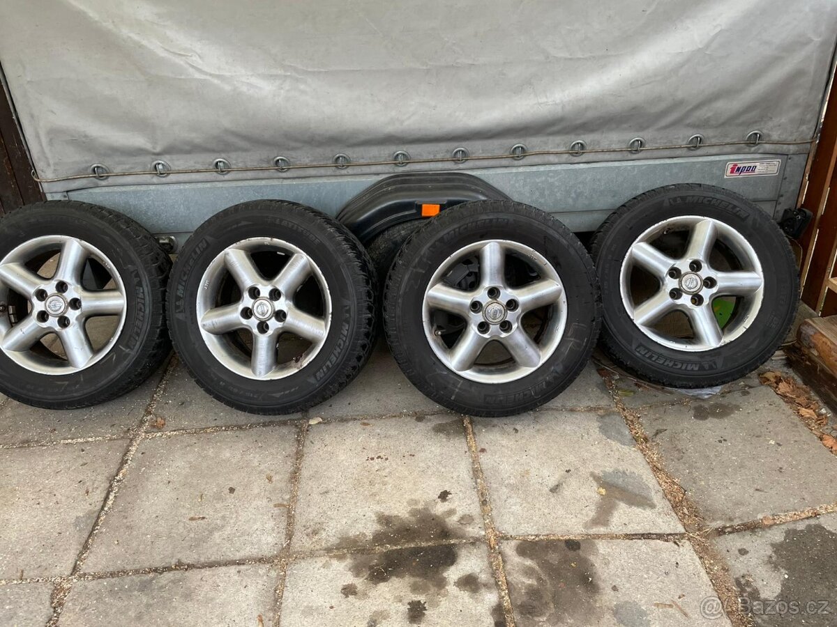 Kola na Nissan X-Trail 215/65R16