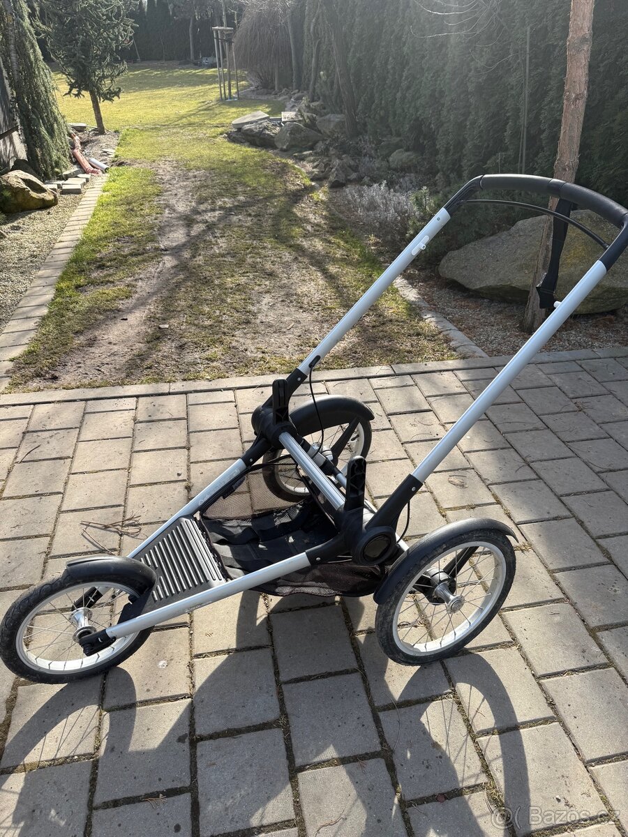 Bugaboo runner s adaptéry na fox