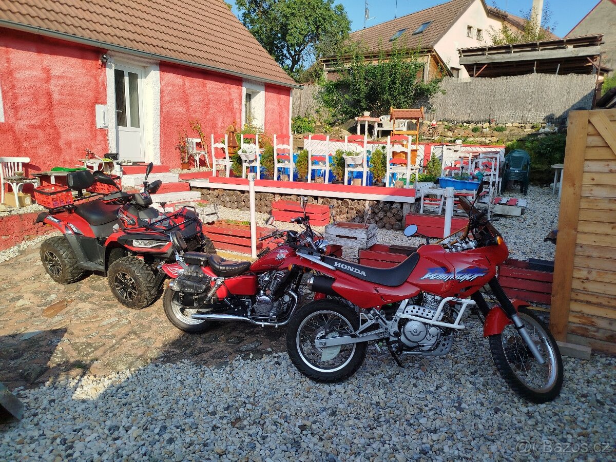 Honda Dominátor ,červená ,Top