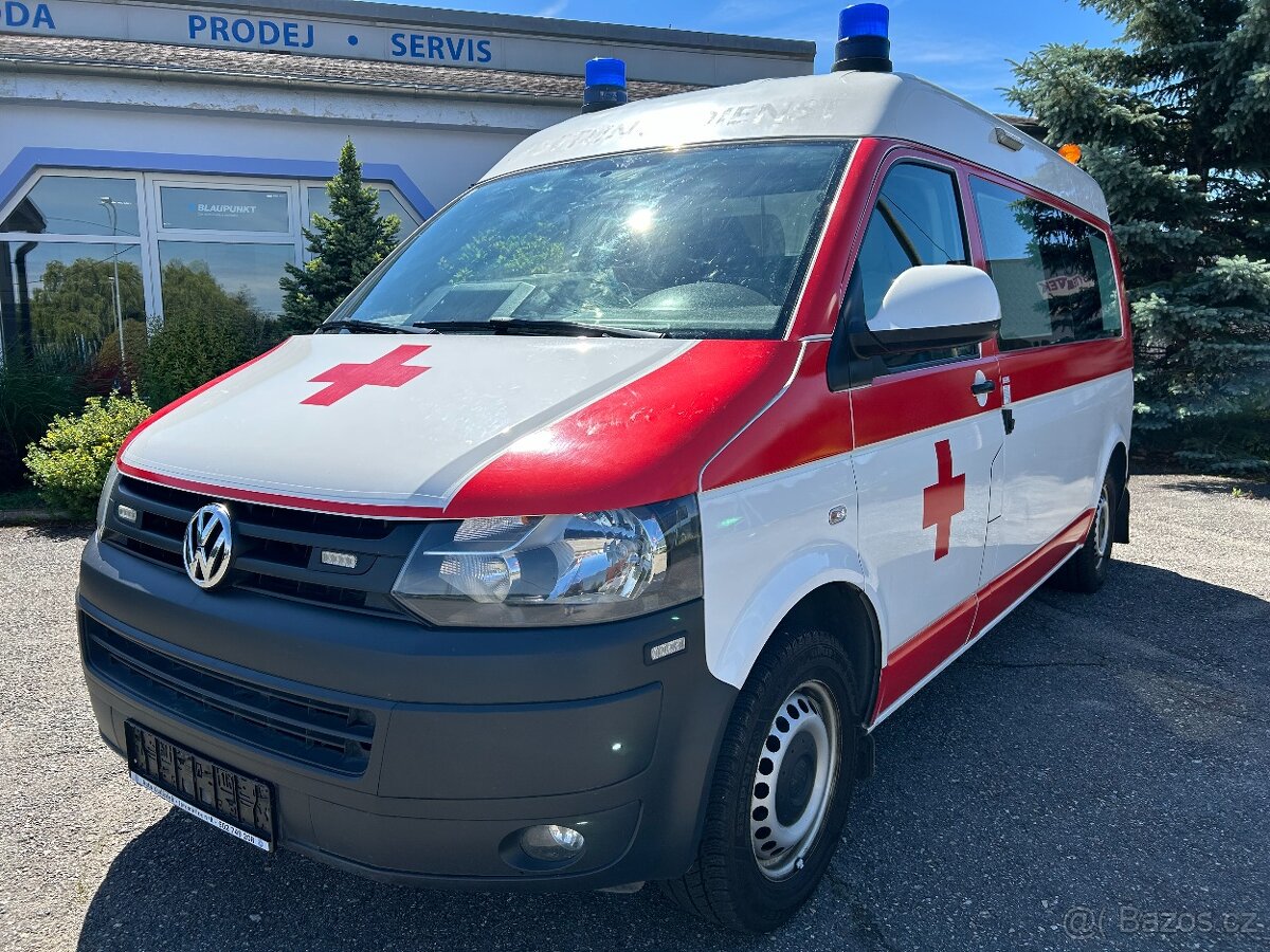 Volkswagen Transporter T5 - 2.0 TDI Sanitní vůz DSG