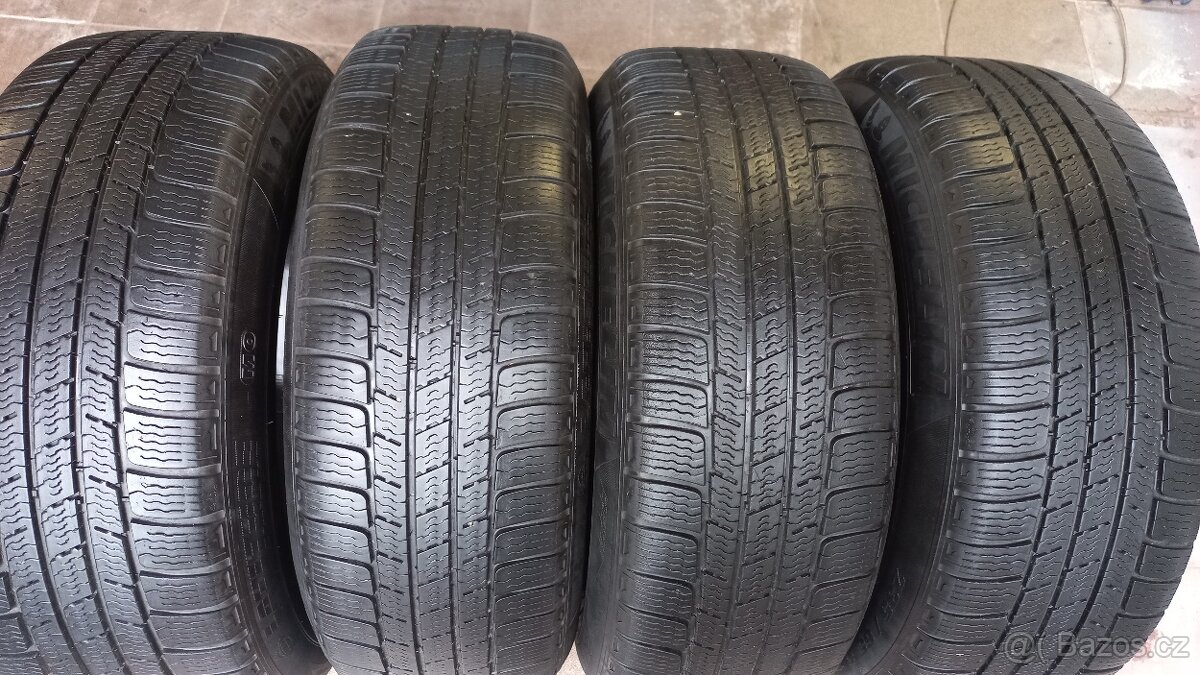 Prodám 4 zimní pneu 235/65/17, 235/65r17 104h...