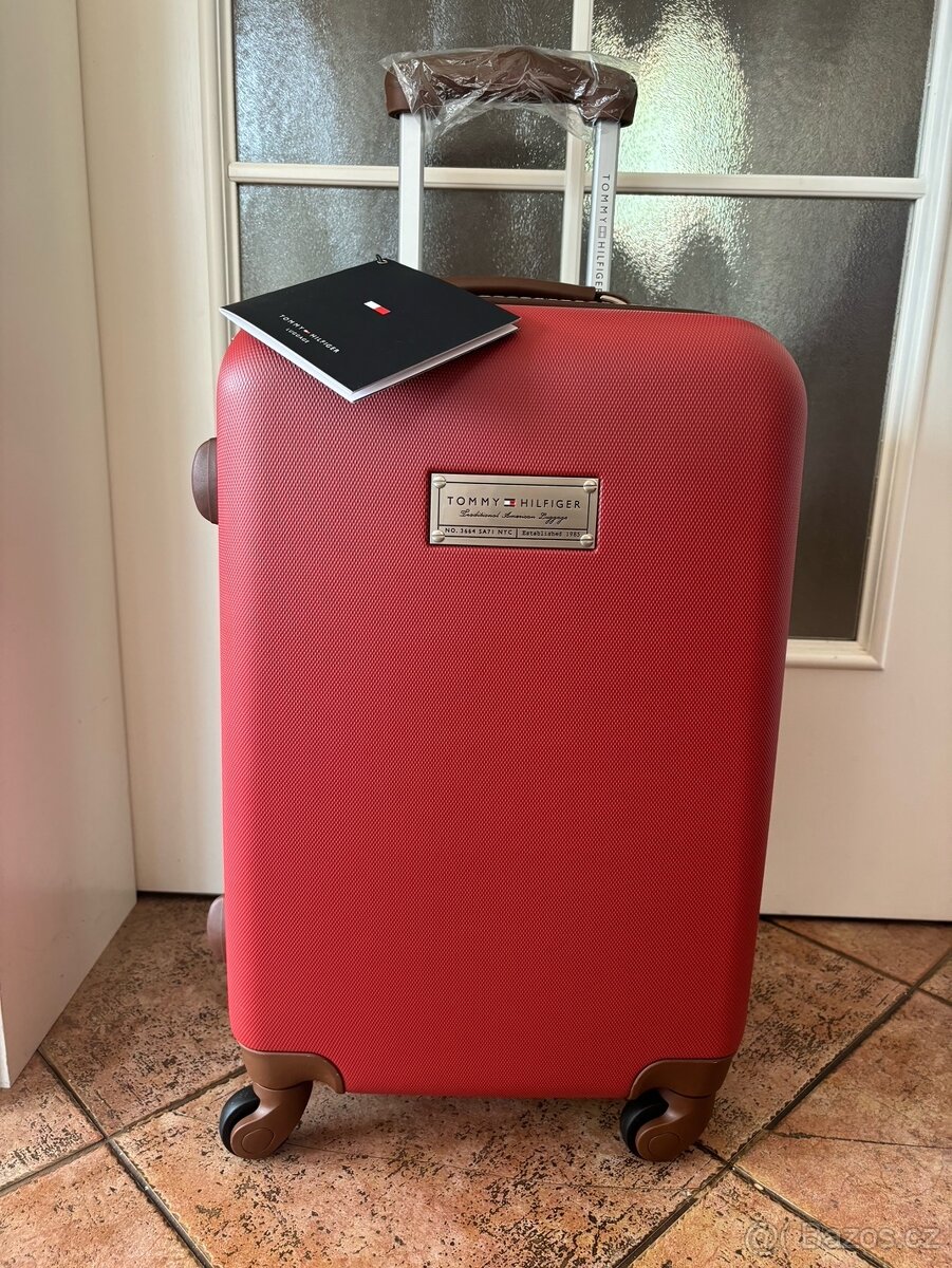 Tommy Hilfiger kabinový kufr