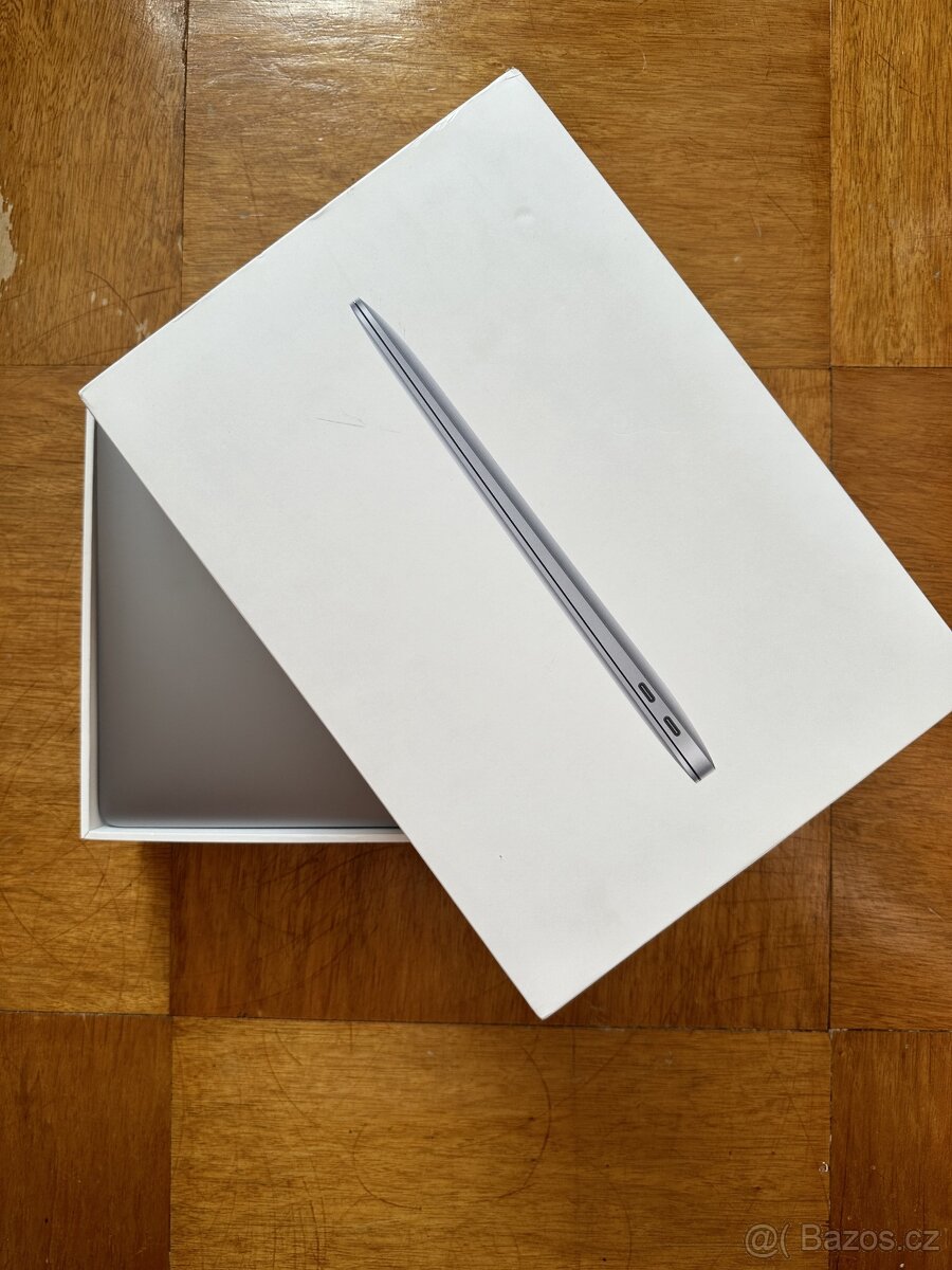 Macbook Air M1, 256gb SLEVA