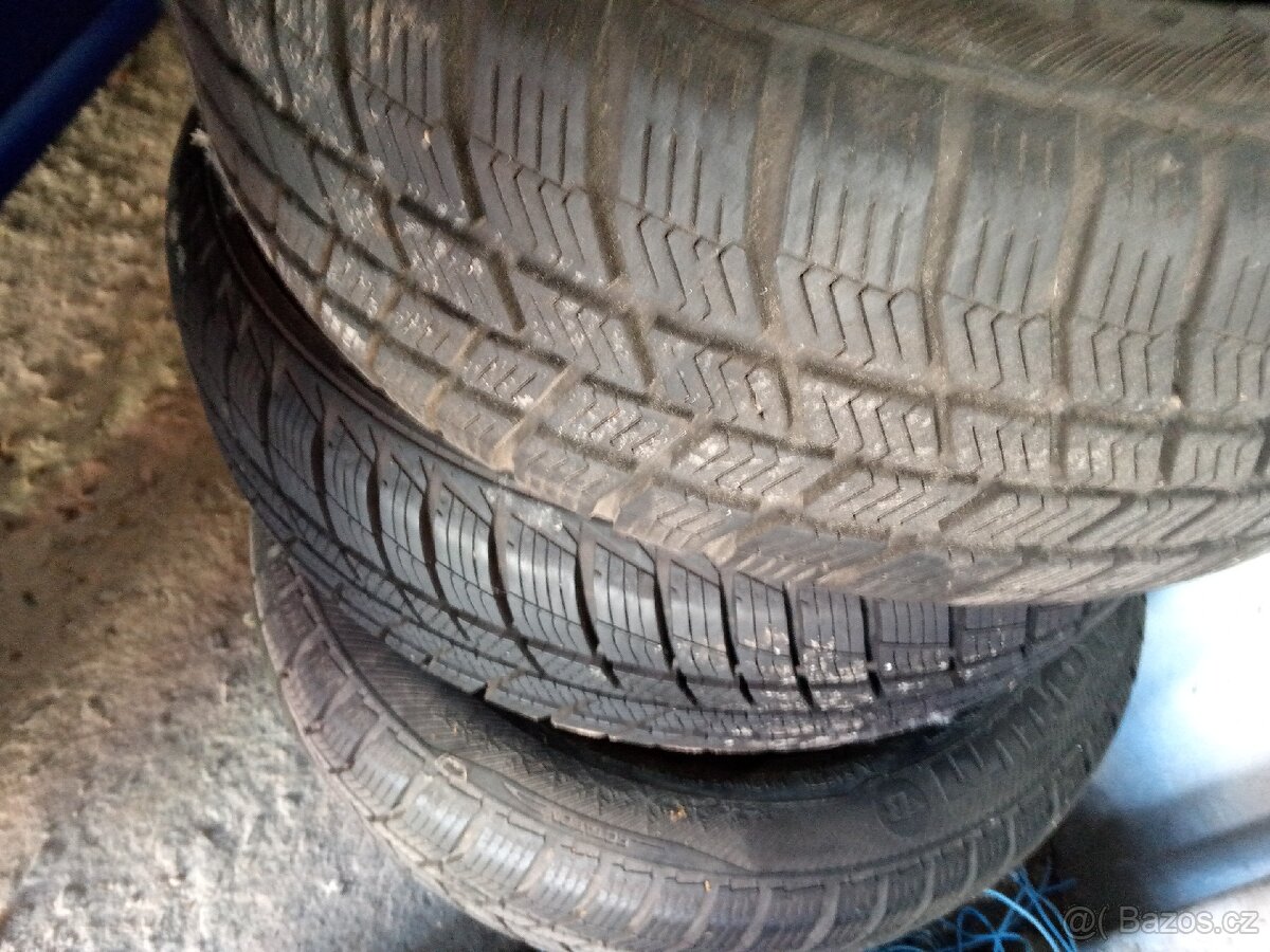 Zimni pneu fabia 185/60 r14 dot 22/16 zachovale