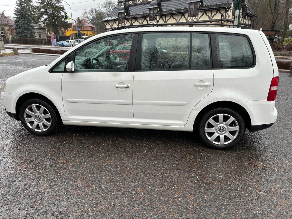 Volkswagen Touran 2,0TDi i na splátky,prodej,pronájem