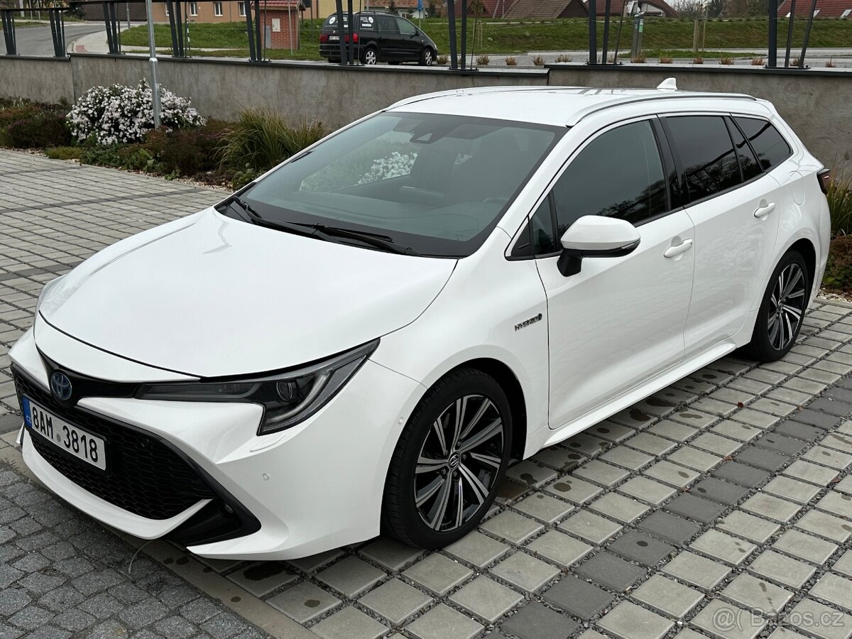 Toyota Corolla 2.0 Hybrid e-CVT, 135kW, 2021, ČR