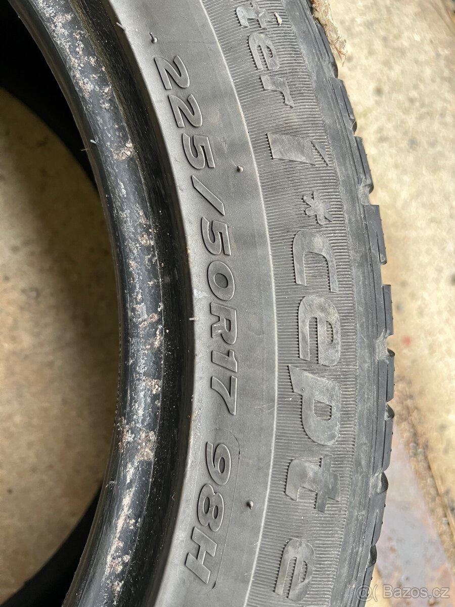 Hankook W320 225/50 R17 zimni