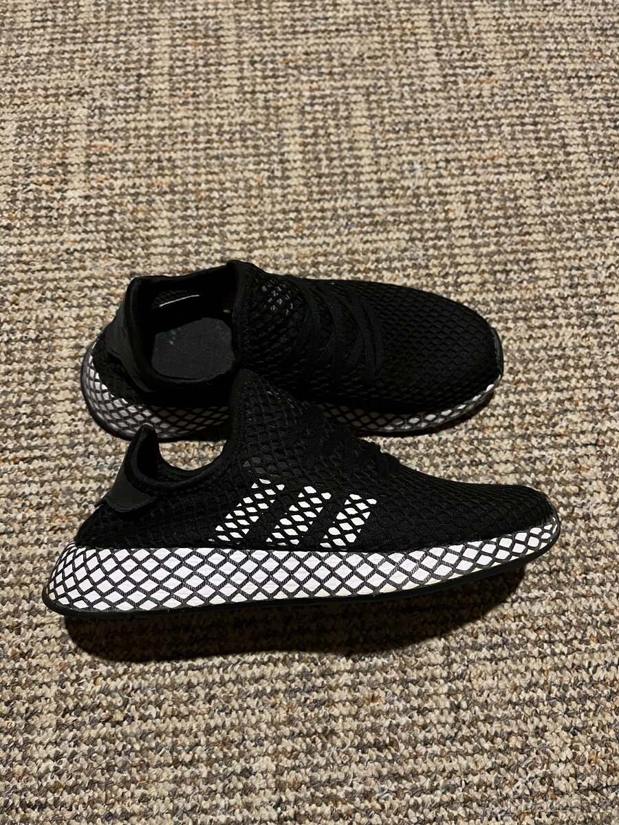 Adidas Deerupt, velikost 39 1/3,černobílé