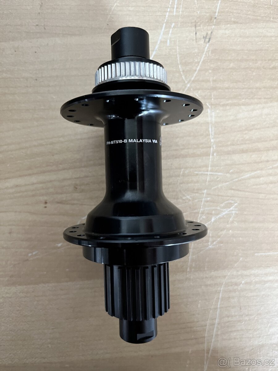 Zadní náboj na kolo shimano. Typ: FH-MT510-B