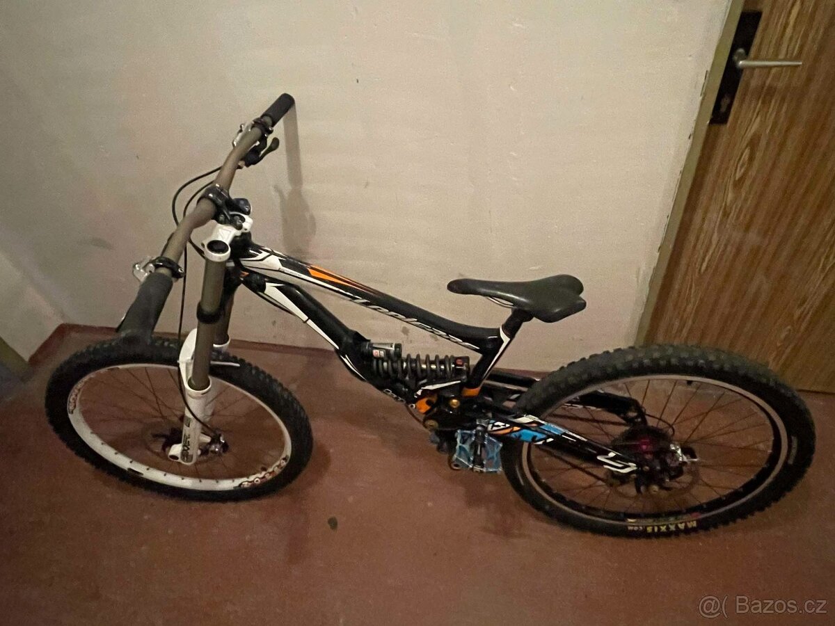 Prodám downhill kolo