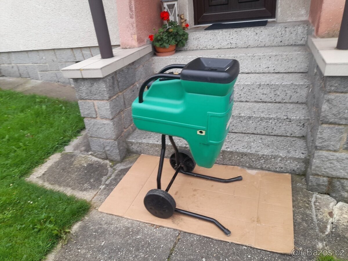 Tichý válcový zahradní drtič CMI 2500 W