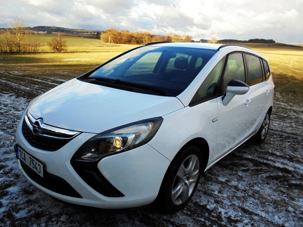 OPEL ZAFIRA C 2.1 121KW,r.2014,187732km servisní kniha