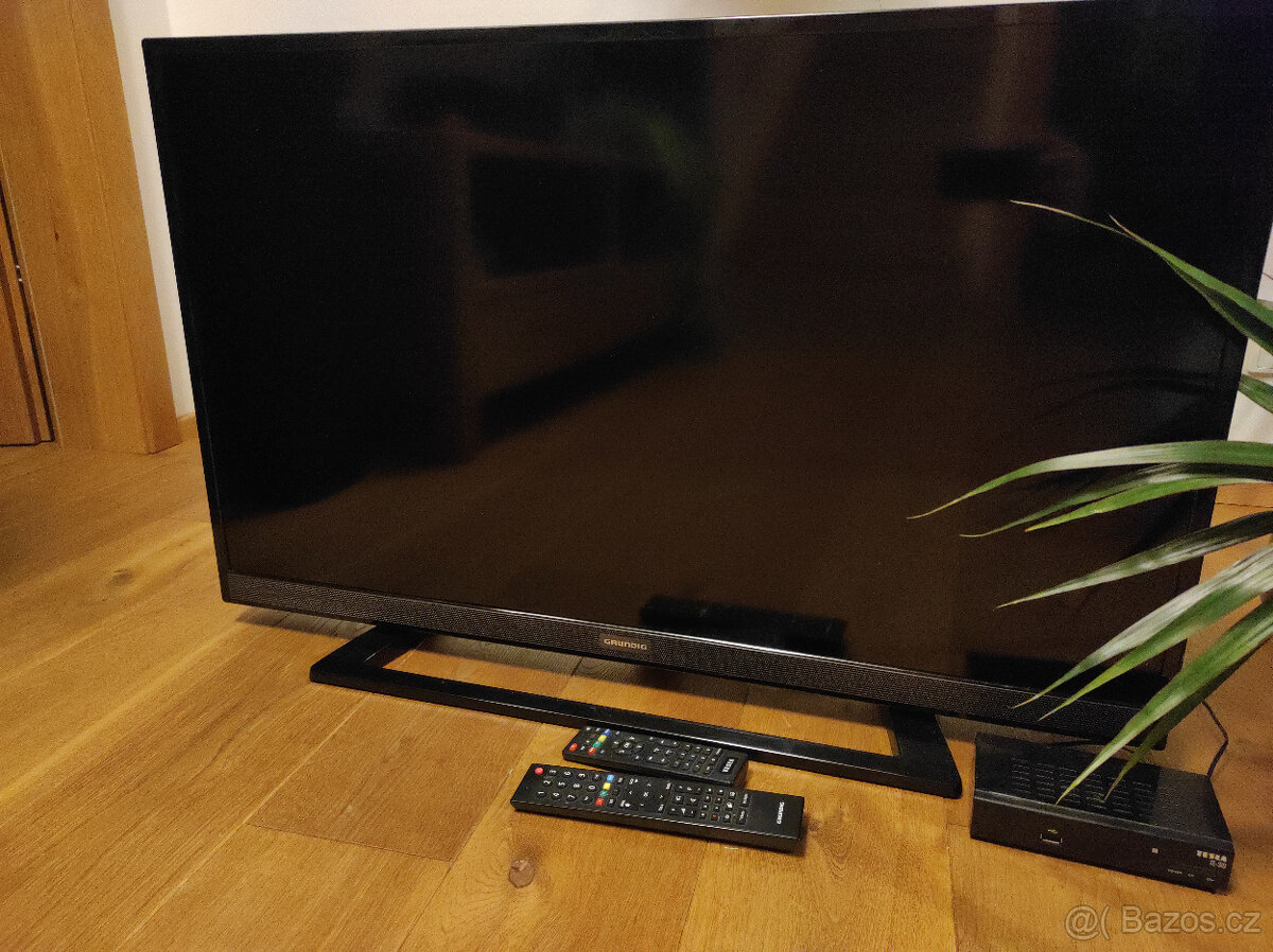 Televizor 40" (102 cm) + settop box