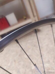 Zaptletená kola Shimano 105(1055), zadní s prasklinou - 10