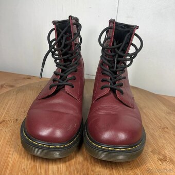 Dámské boty orig.Dr. Martens 1460 Cherry Red
vel.38,5 - 10