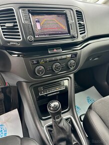 Volkswagen SHARAN 2.0 TDi LED NAVI KAMERA TAŽNÉ 2020 - 10