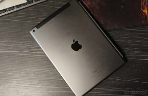 iPad 10.2" Wi-Fi + Cellular 256GB Vesmírně šedý (9.gen) - 10